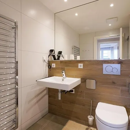 Achterhus - Wattwurm Йюст